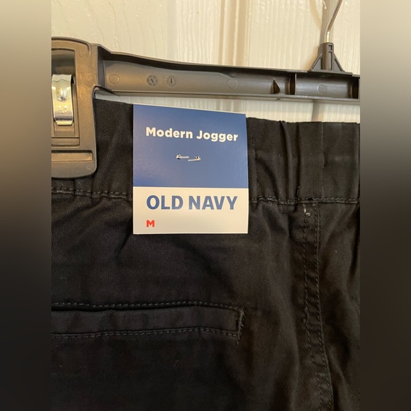 Old Navy Men’s Modern Joggers - Picture 4 of 9